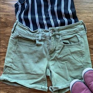 Army green American Eagle shorts
